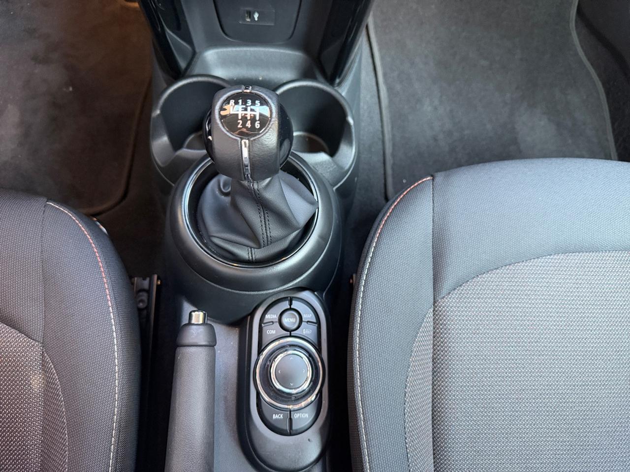 Mini 3 Porte Cooper Essential 1.5 Twin Power Turbo " Cambio Manuale "