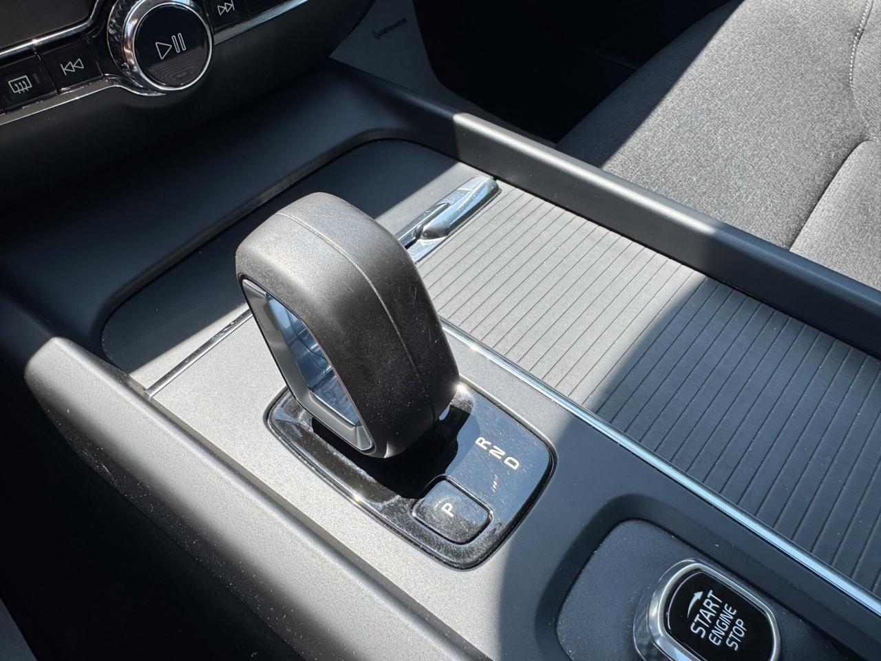 Volvo V60 B4 (Diesel/Hybrid) Automatico Momentum Bsn.