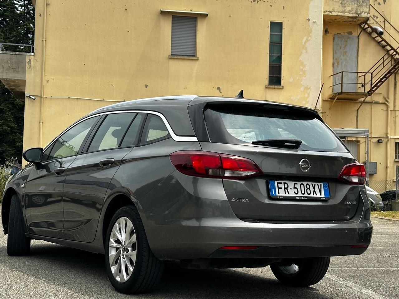 Opel Astra 1.4 Turbo 110CV EcoM Sports Tourer Innovation