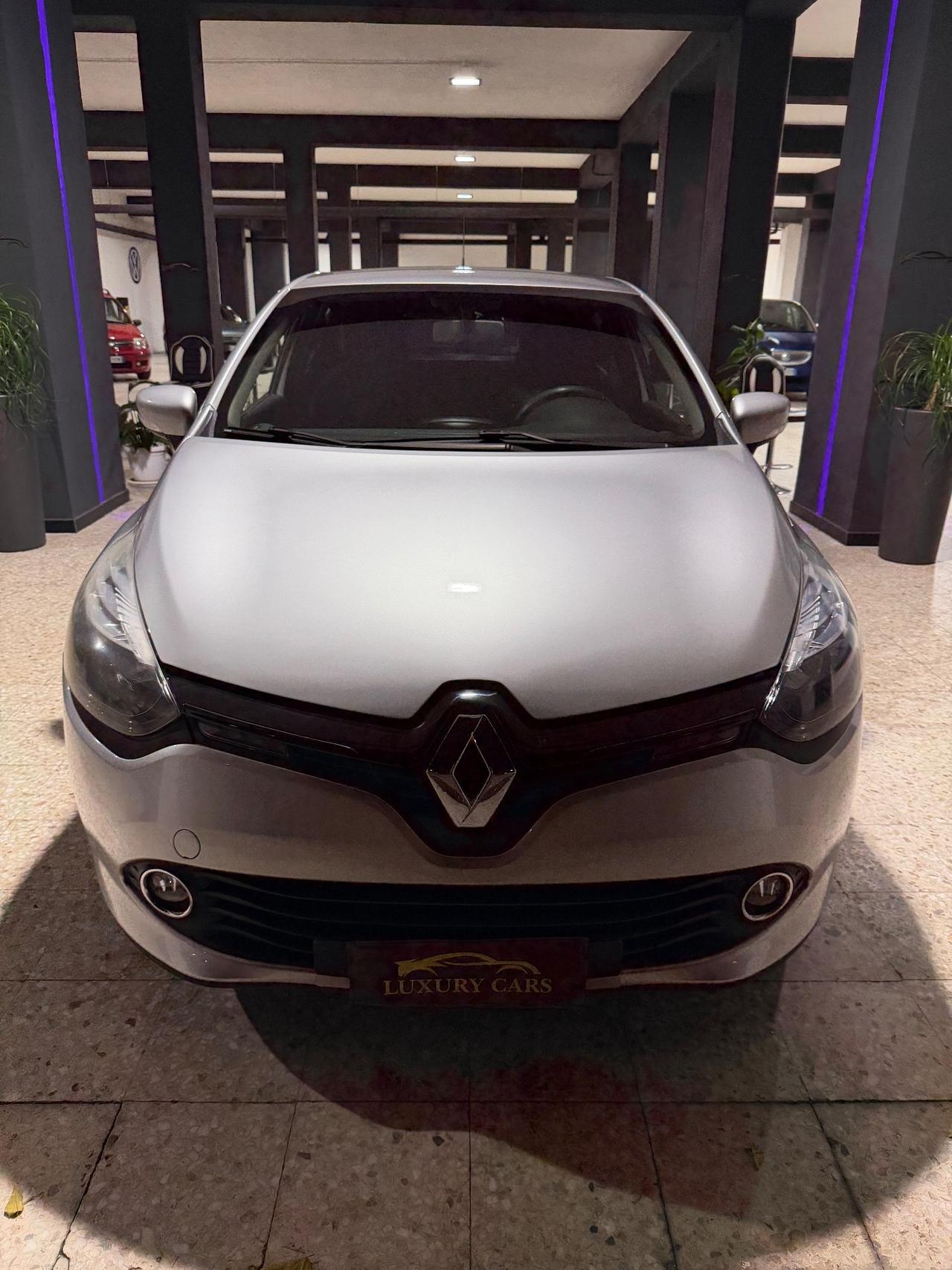 Renault Clio 1.2 75CV 5 porte Neopatentati