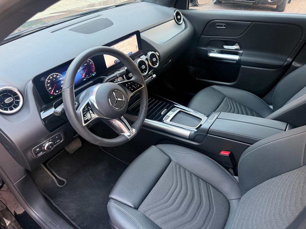 Mercedes-benz GLA 180 Mhev Aut. PARI AL NUOVO - PRONTA CONSEGNA - PREZZO REALE!