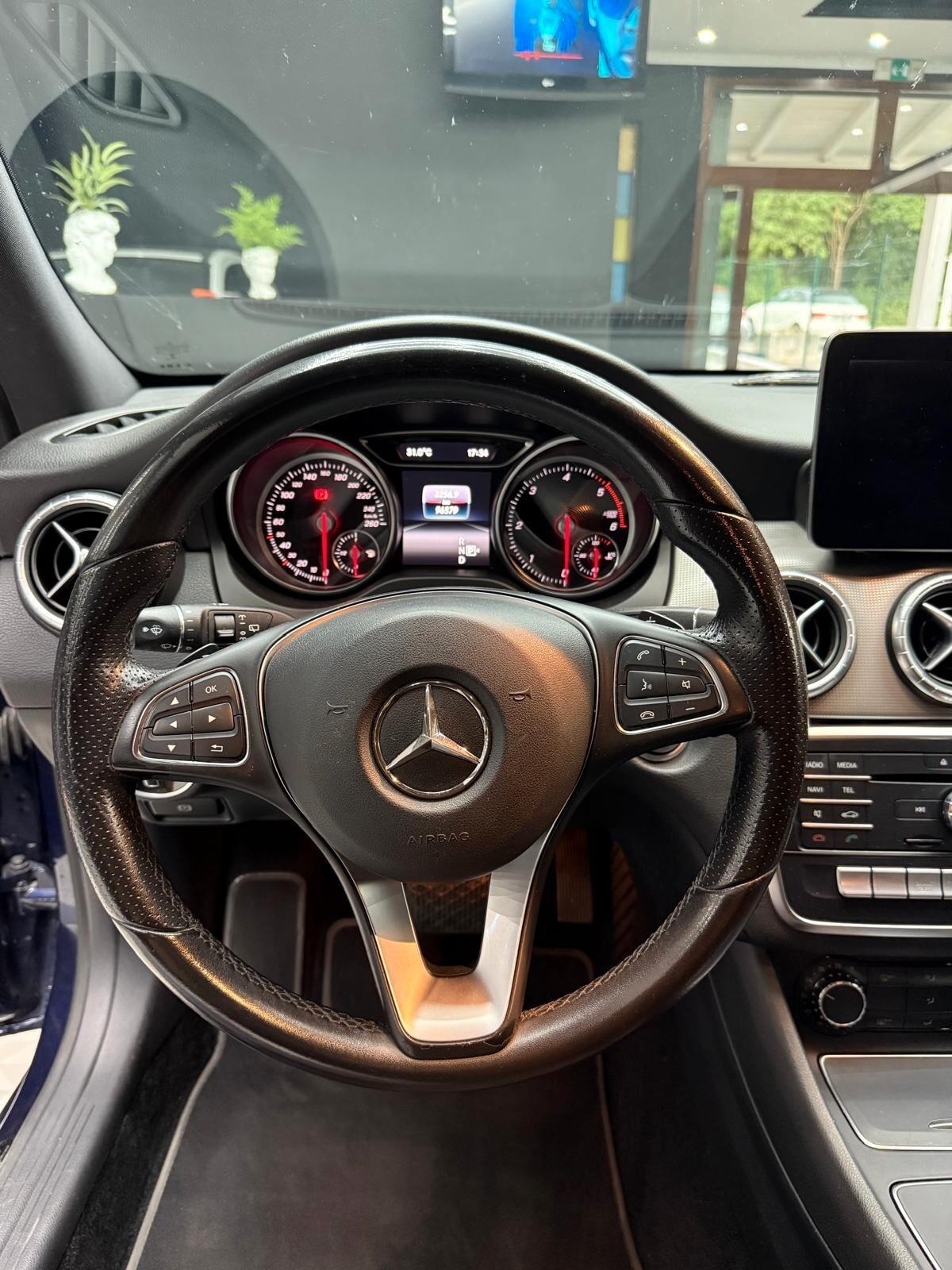 Mercedes-benz CLA 220 d S.W. Automatic Business
