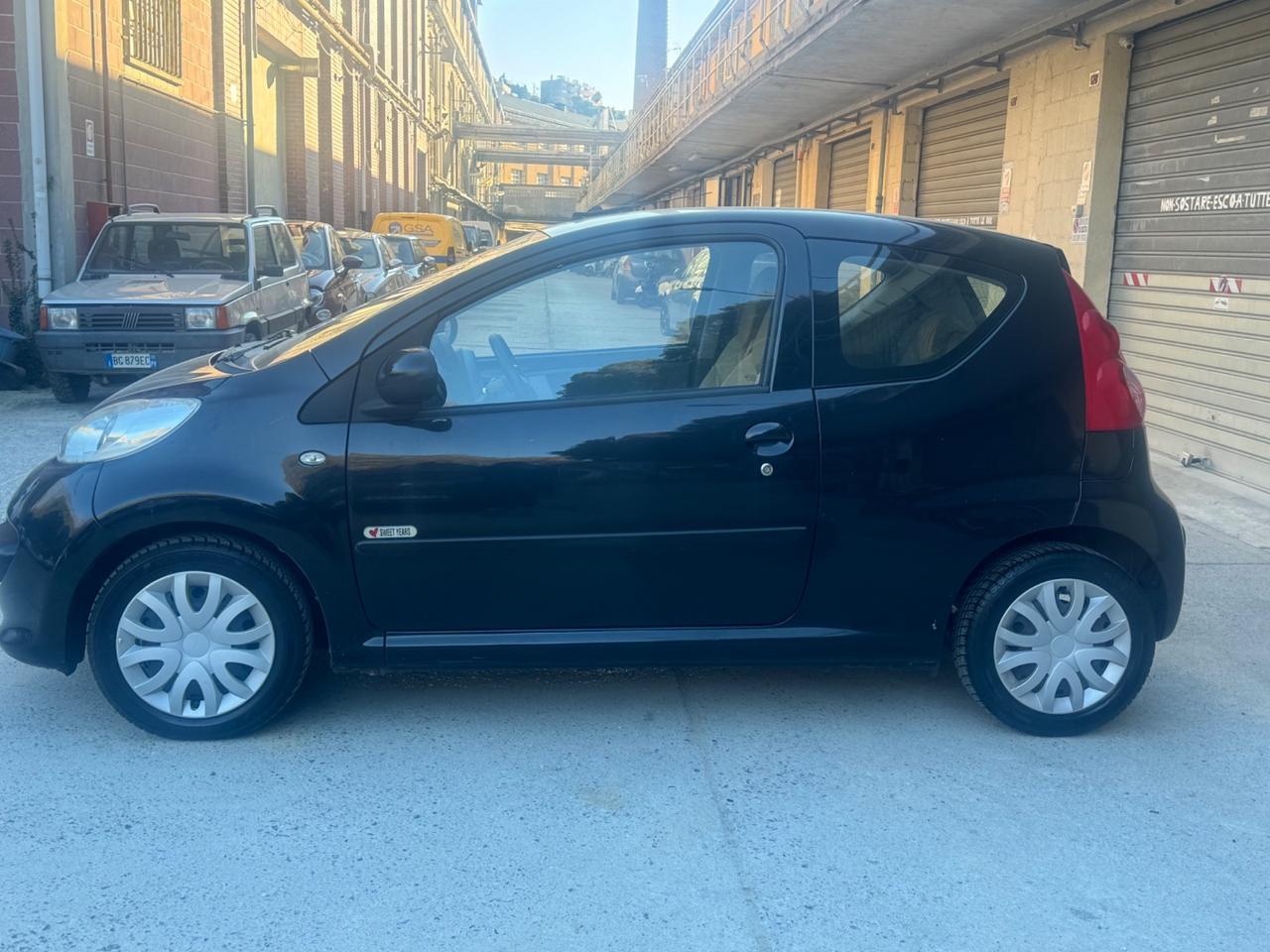 Peugeot 107 1.0 68CV 3p. Sweet Years 2006