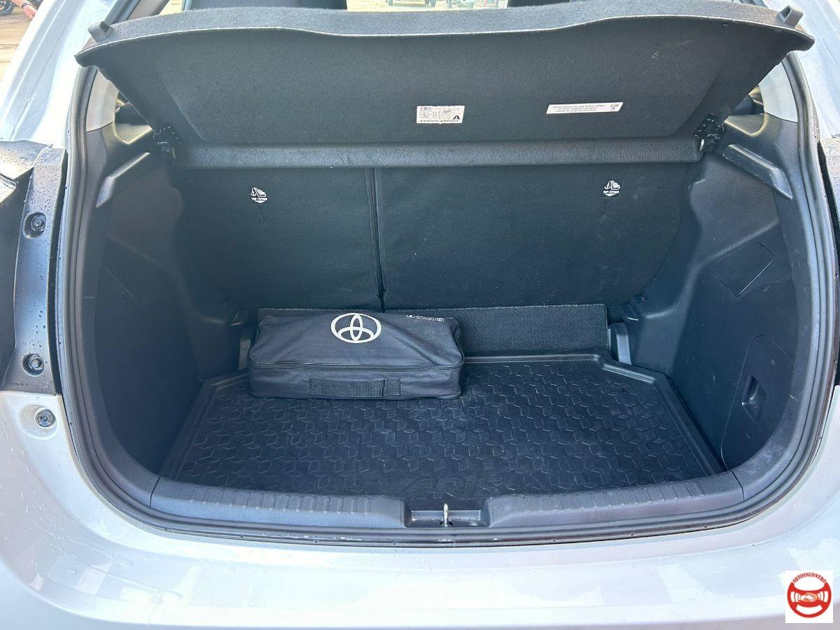 TOYOTA - Yaris 1.0 Active