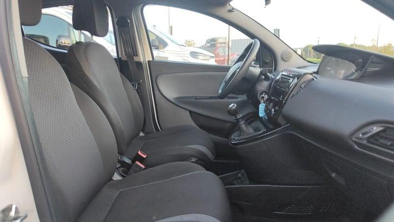 Lancia Ypsilon Ypsilon 1.2 69 CV 5 porte Silver