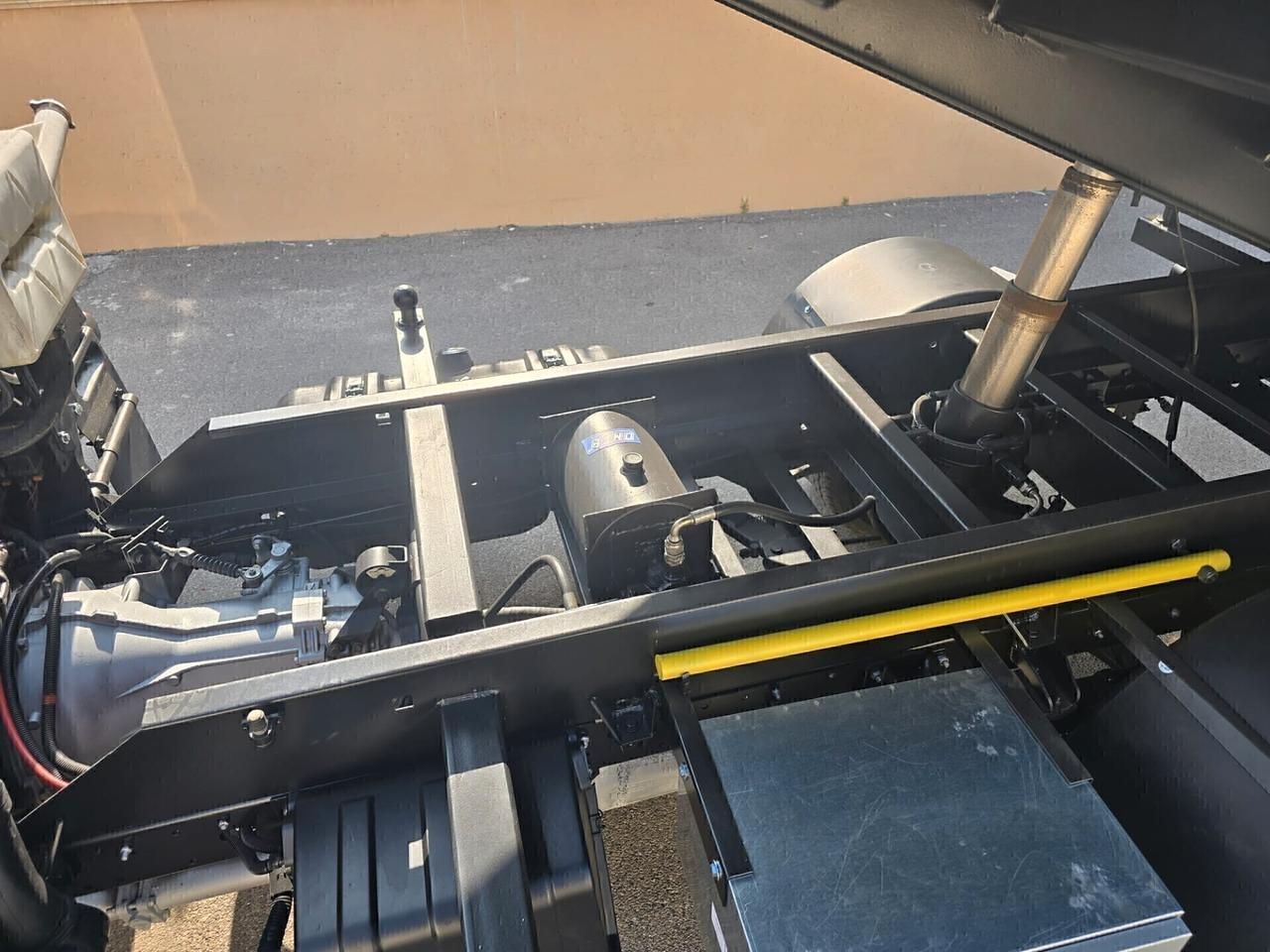 NISSAN CABSTAR RIBALTABILE TRILATERALE