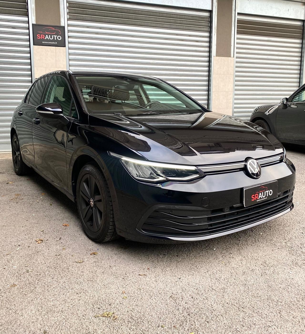 Volkswagen Golf 8 1.0 TSI 90cv - OK NEOPATENTATI