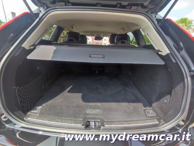 VOLVO XC60 B4 (d) AWD Geartronic Momentum