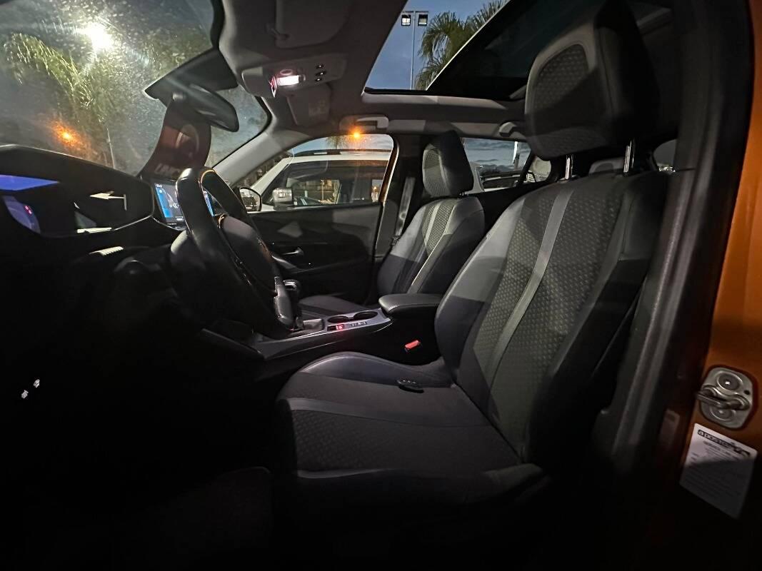 Peugeot 2008 1.5 bluehdi Allure Navi Pack s&s 100cv