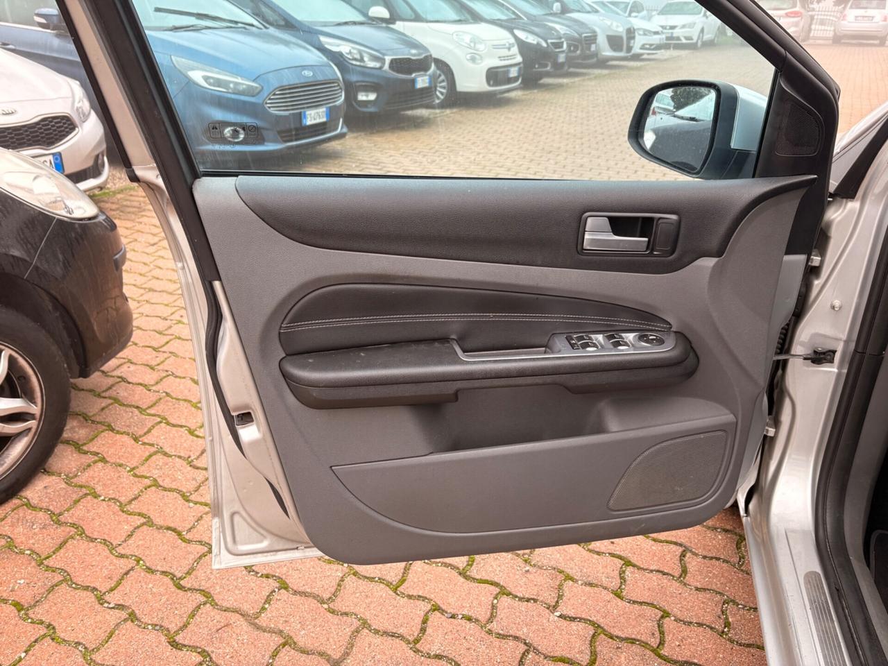 Ford Focus 2.0 (145CV) 5p. Bz.- GPL Tit.