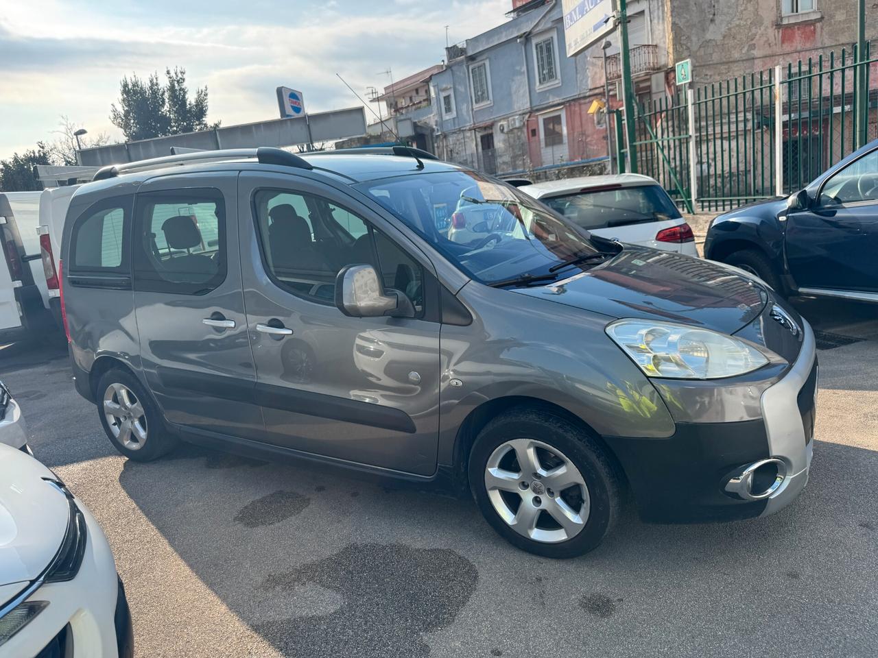 Peugeot Partner Tepee 1.6 HDi 90CV Outdoor 12 MESI DI GARANZIA