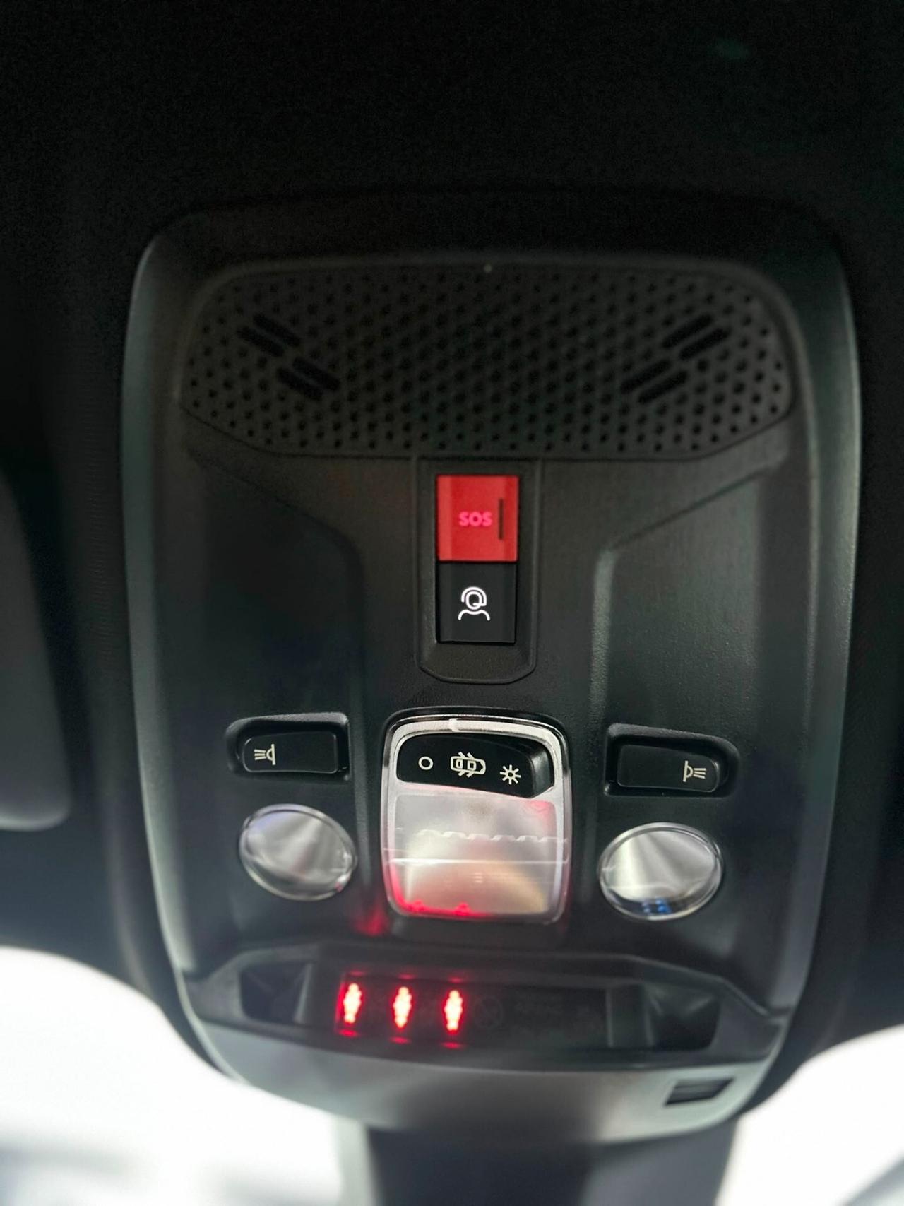 Peugeot 2008 PureTech 1.2 Benzina 100 cv S&S Allure