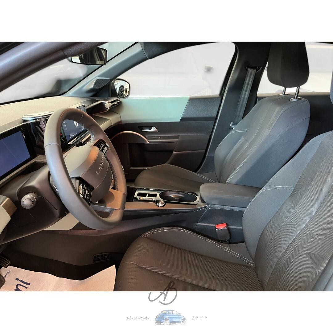 Lancia Ypsilon Hybrid e-DCT