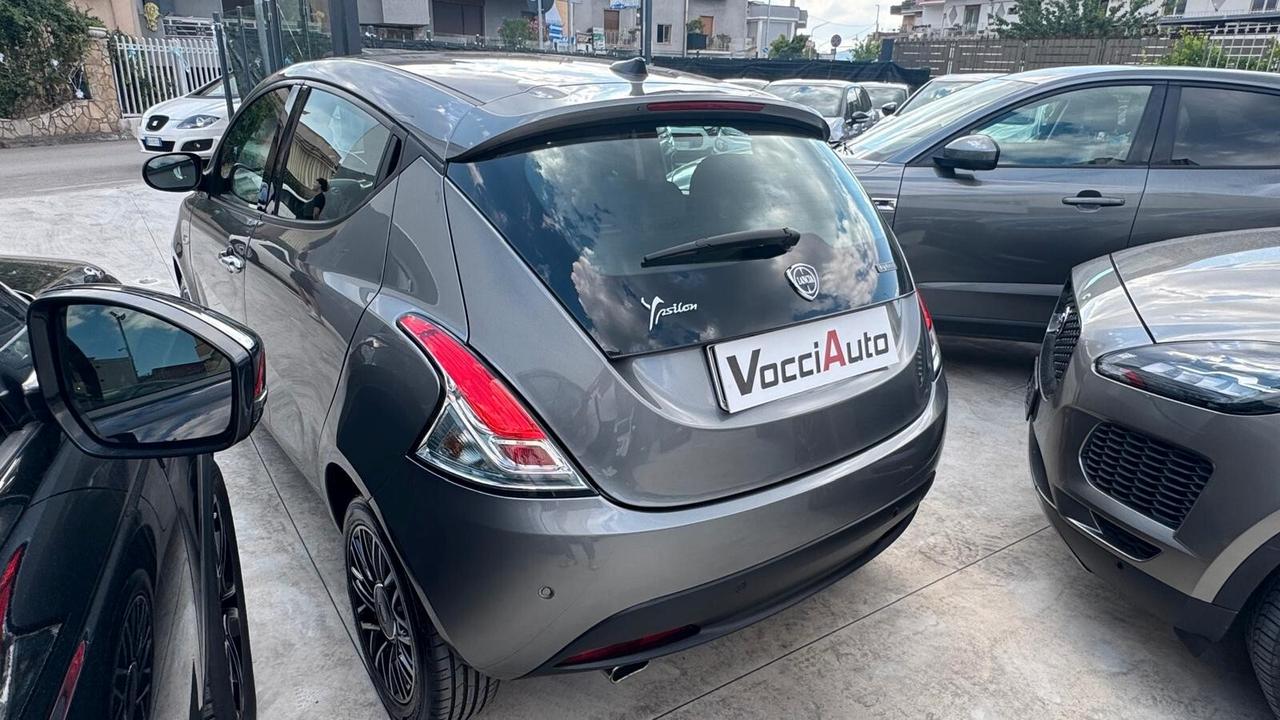 Lancia Ypsilon 1.0 FireFly 5 porte S&S Hybrid Gold