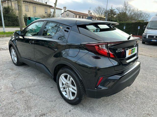 TOYOTA C-HR 1.8 Hybrid E-CVT Business