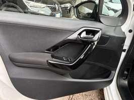 Peugeot 208 PureTech 82 5 porte Allure