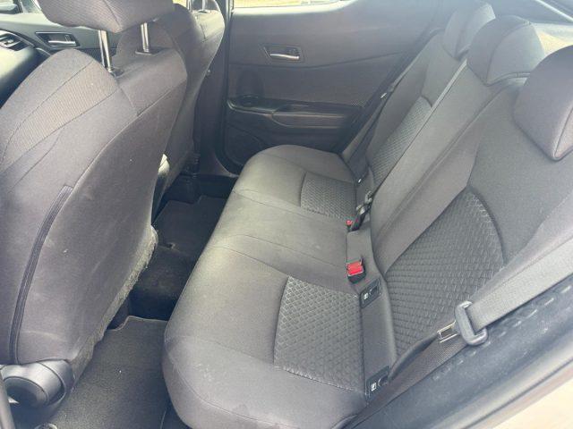 TOYOTA C-HR 1.8 Hybrid E-CVT Business