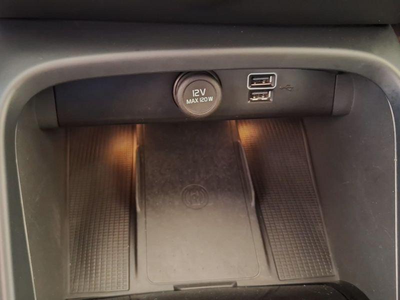 Volvo XC40 Recharge T4 129+82 Plug-In Hybrid Automatica Recharge Plus Dark N1 Autocarro