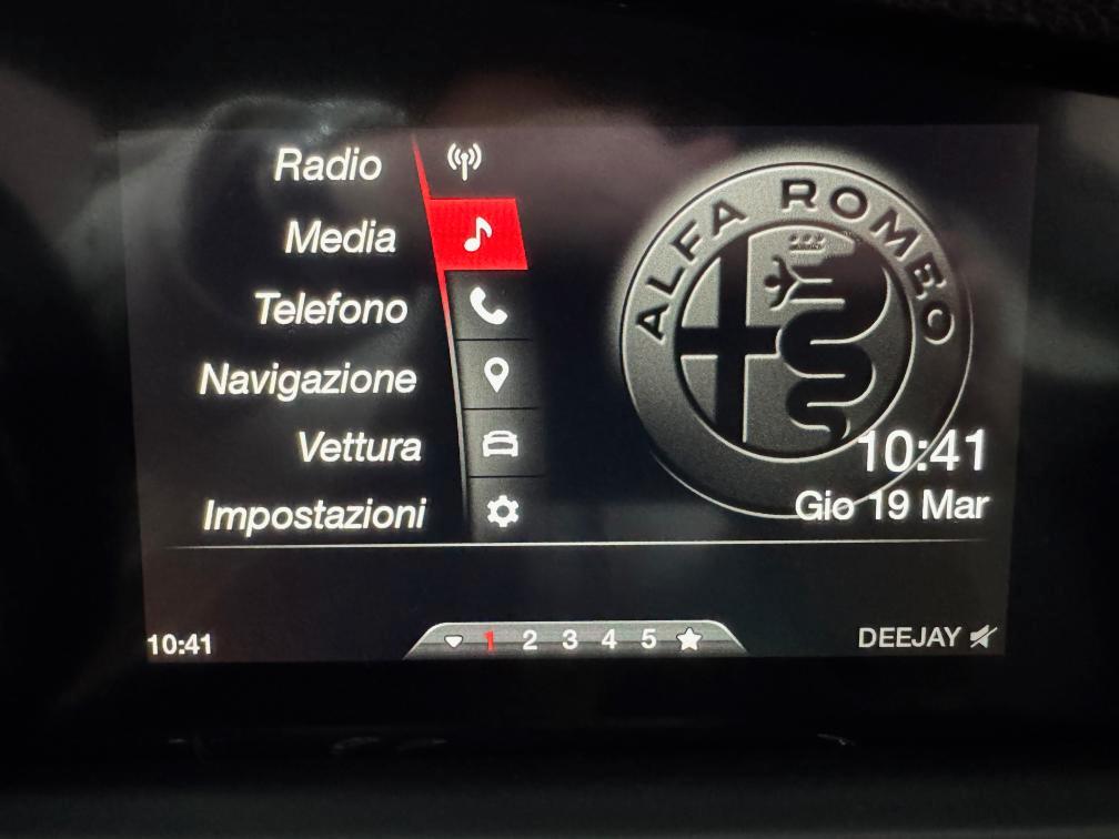 Alfa Romeo Giulia 2.2 T Diesel At8 180cv Super Navi Paddle Full