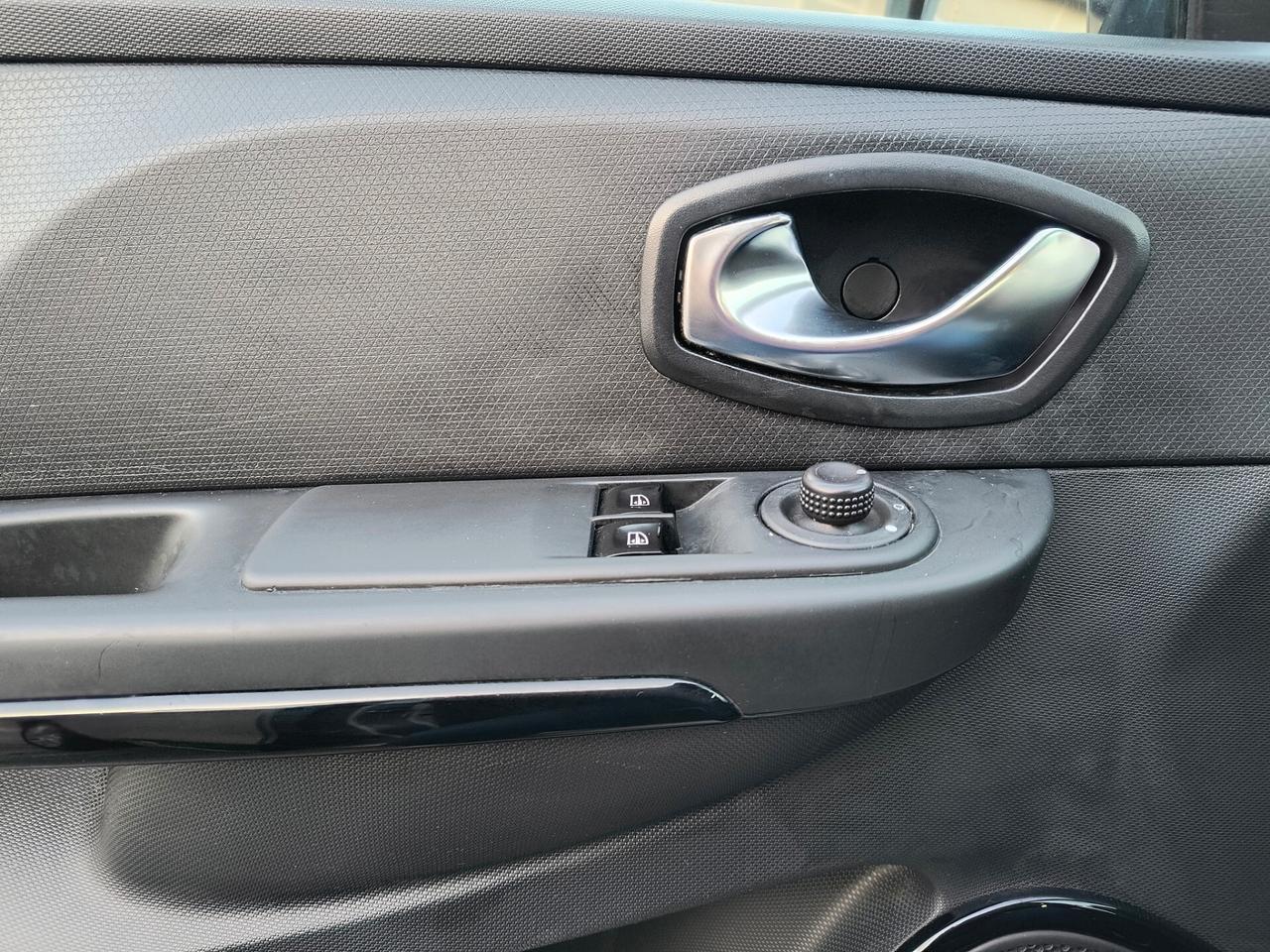 Renault Clio Sporter 1.5 dCi 8V 75CV Costume National