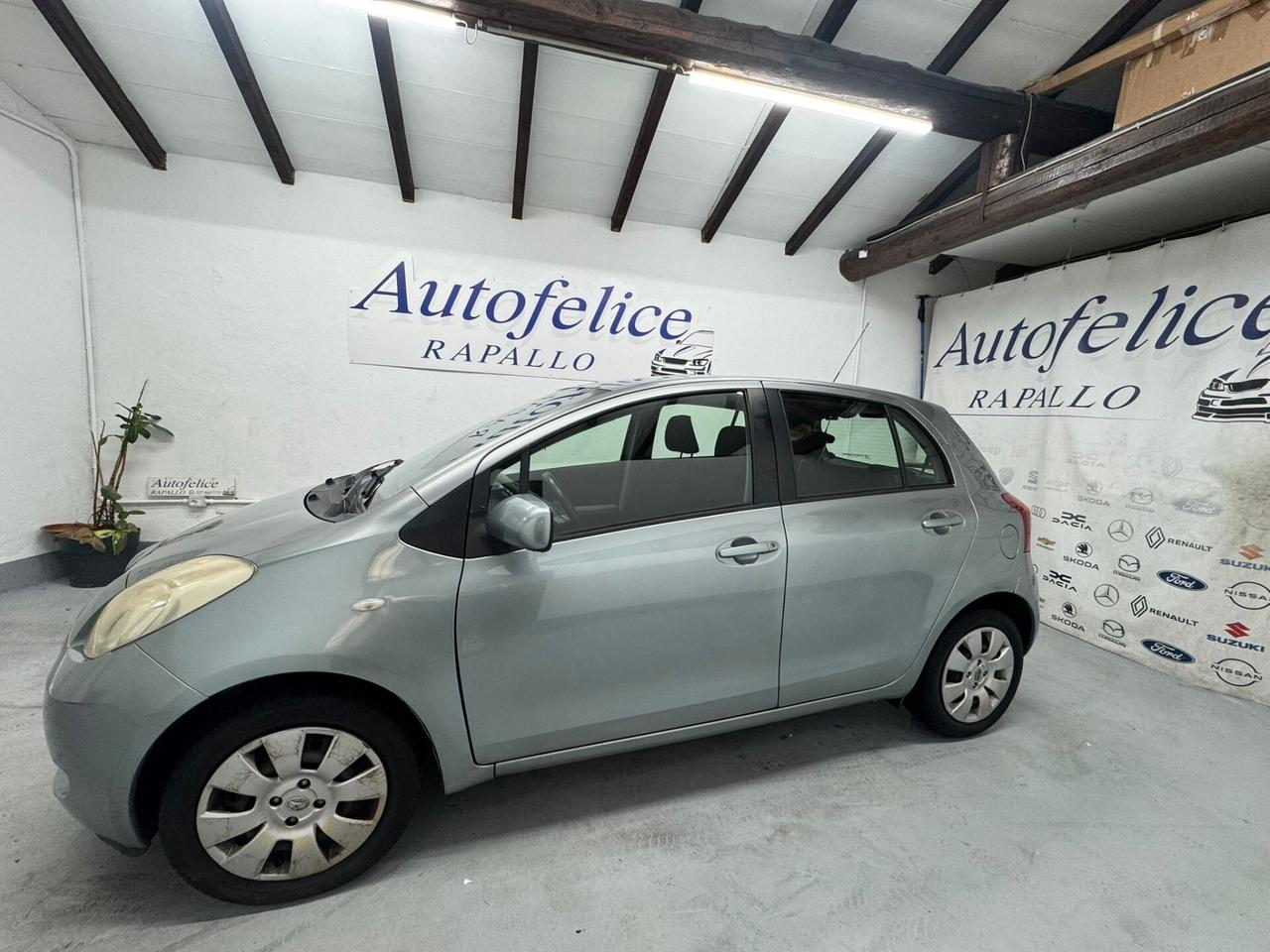 Toyota Yaris 1.0 5 porte Sol