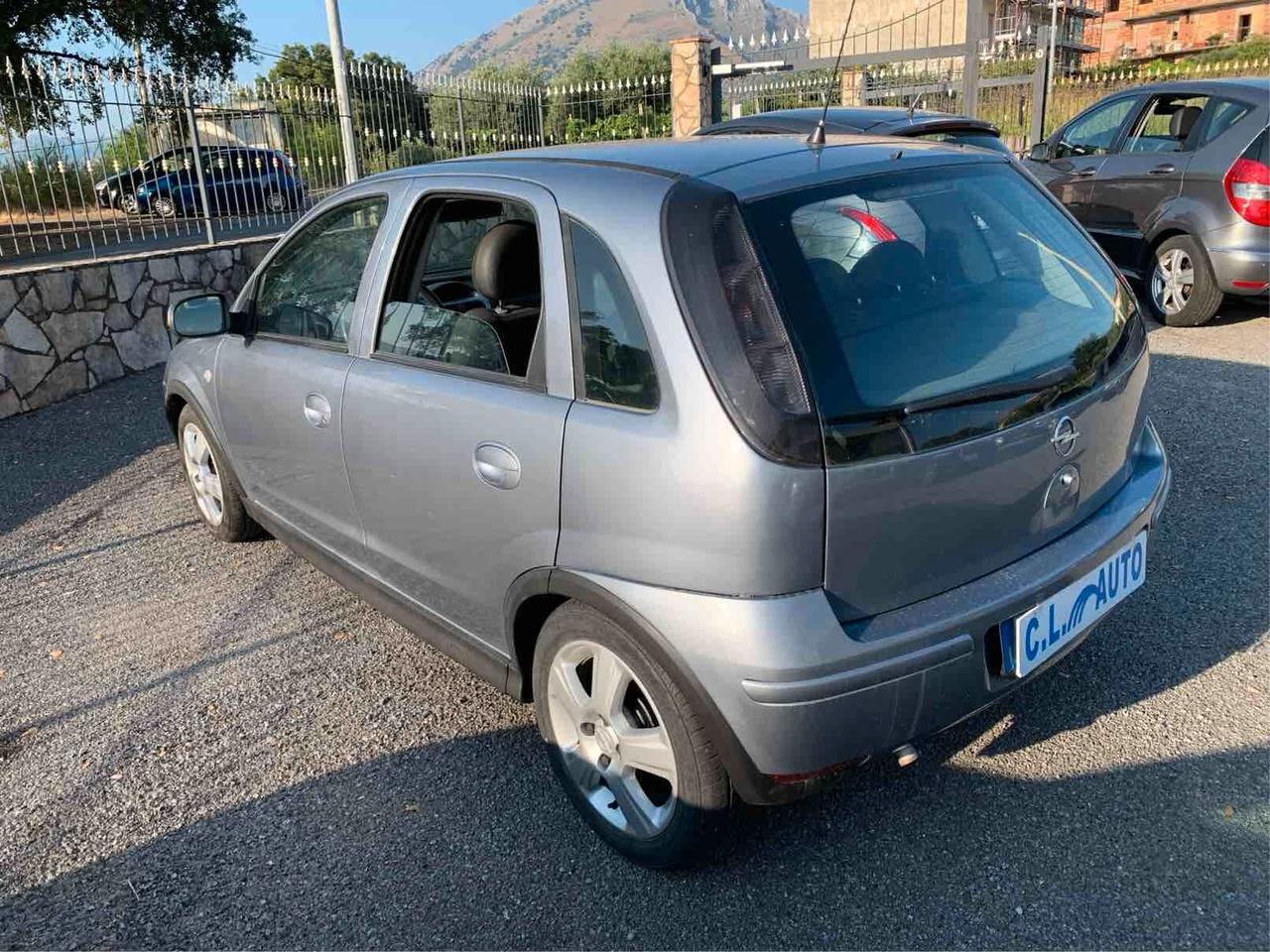 Opel Corsa 1.2i