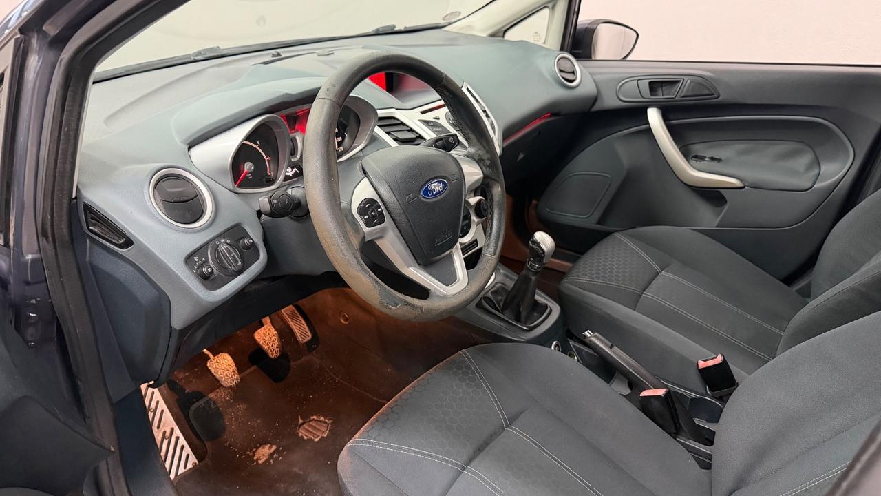 Ford Fiesta 1.4 16V 5p. Bz.- GPL Titanium Bs. 2011