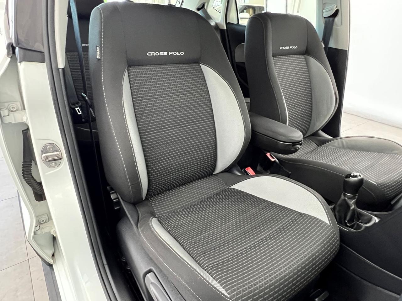 VOLKSWAGEN Polo V 2014 Polo 5p 1.2 tsi bm Cross