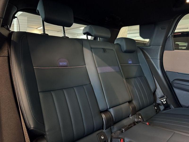 MINI Mini Countryman U25 Mini C Favoured Countryman