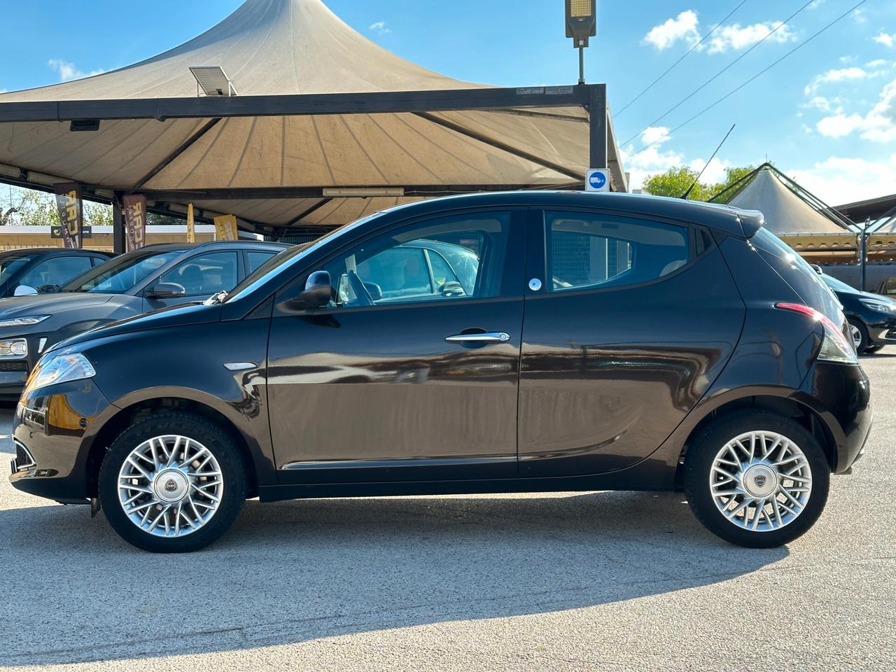 LANCIA Ypsilon 1.2 69 CV 5 porte GPL Ecochic Gold