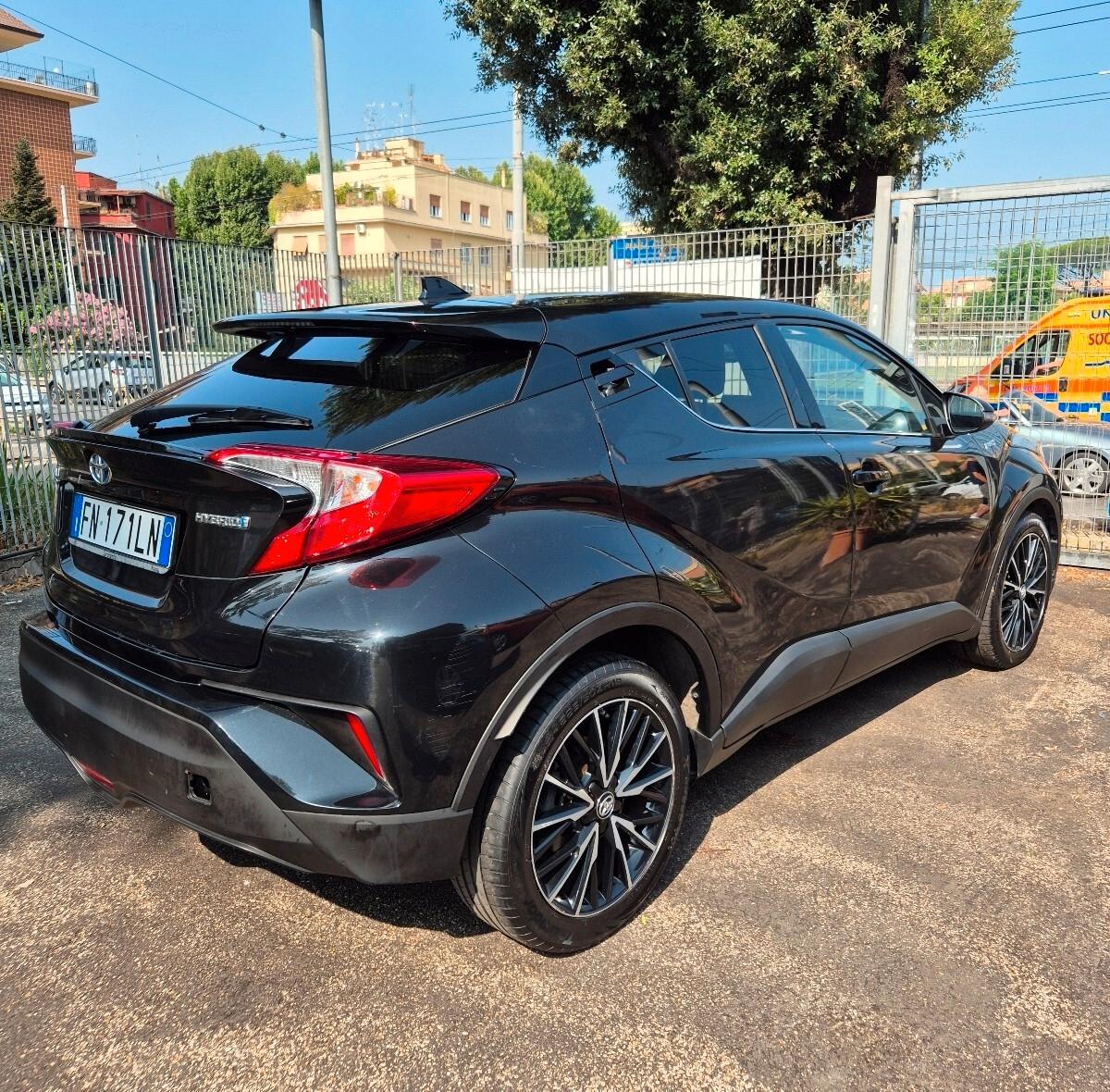Toyota C-HR 1.8 Hybrid E-CVT Toyota Team