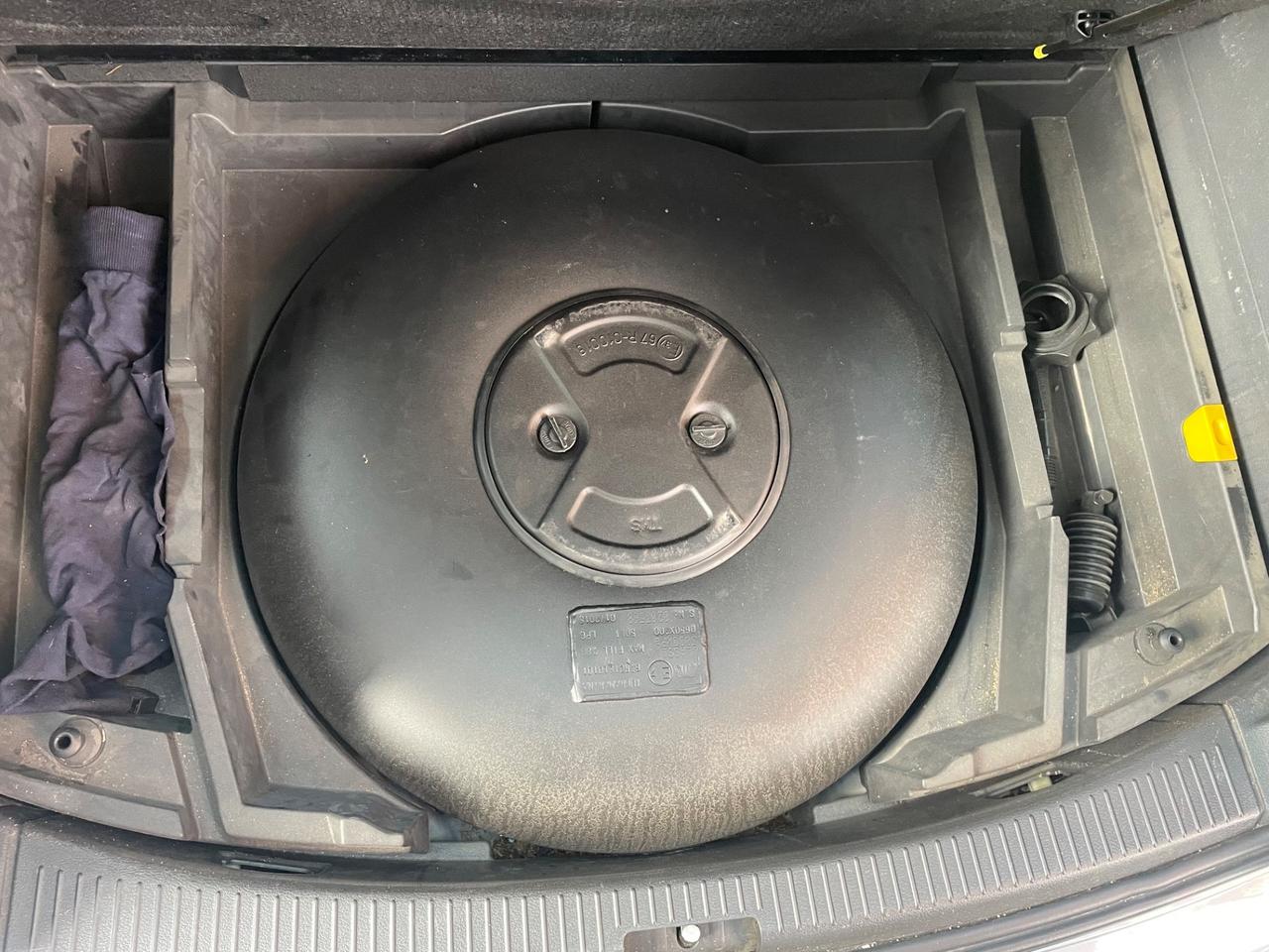 Volkswagen Touran 1.6 GPL/GARANZIA 12 MESI