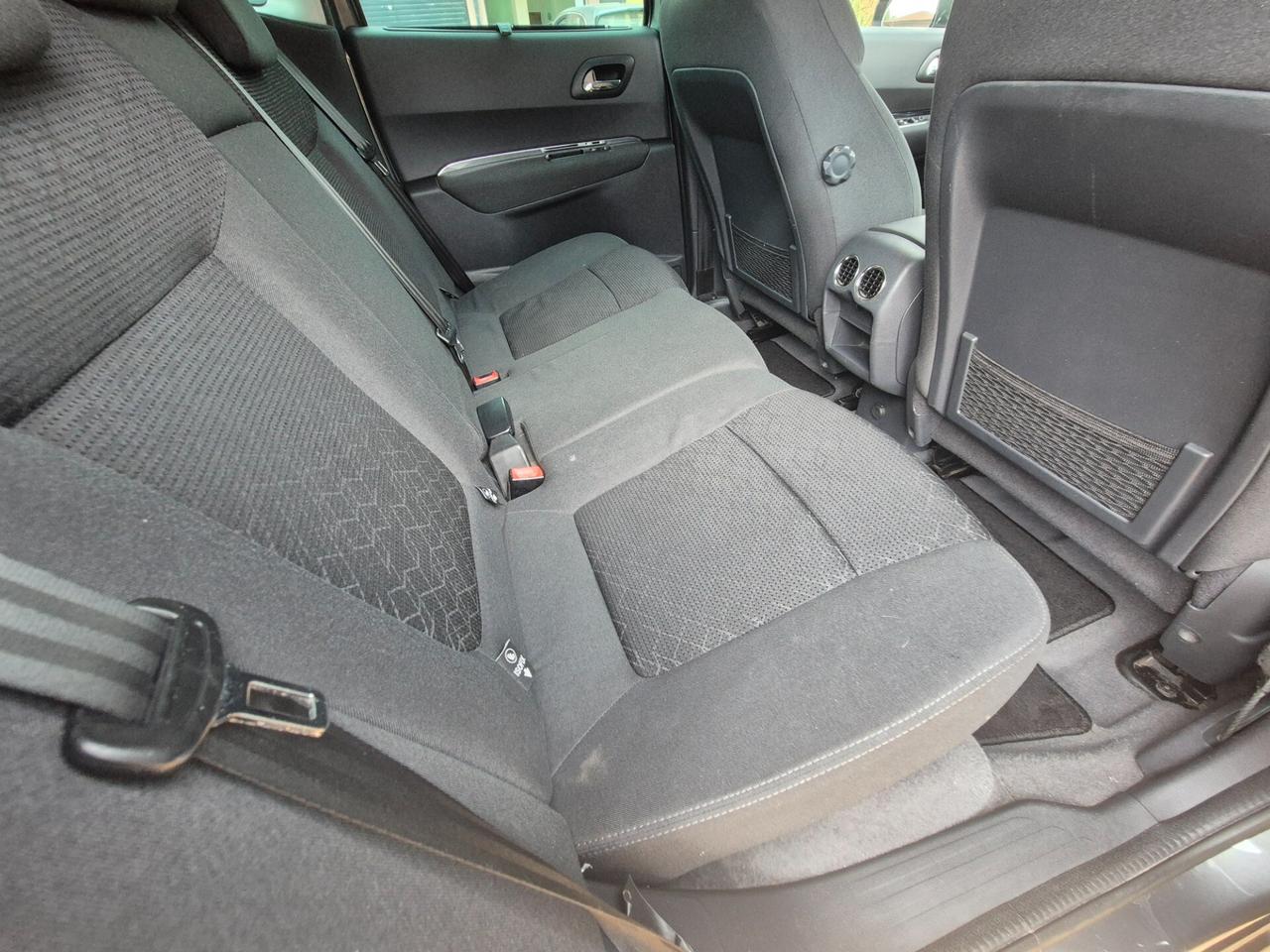 Peugeot 3008 1.6 HDi 115CV Business