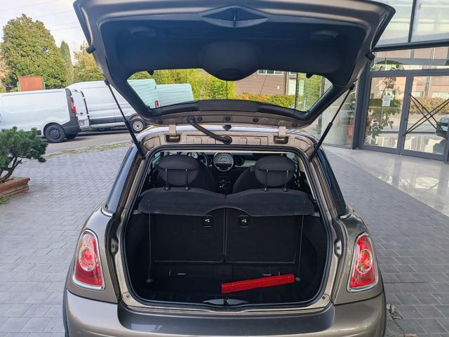 MINI One 1.6 16V One (55kW)