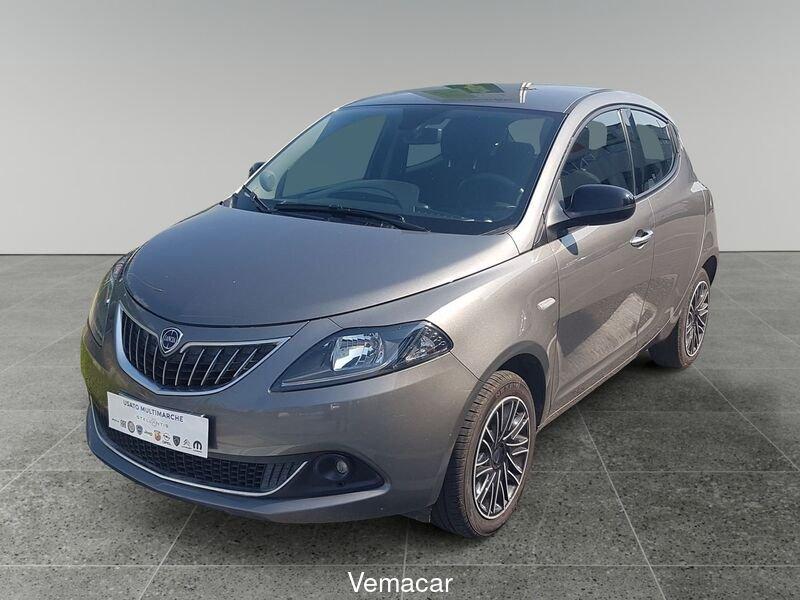 Lancia Ypsilon 1.0 Hybrid 5 porte , 5posti ,allestimento Gold, ok neopatentati