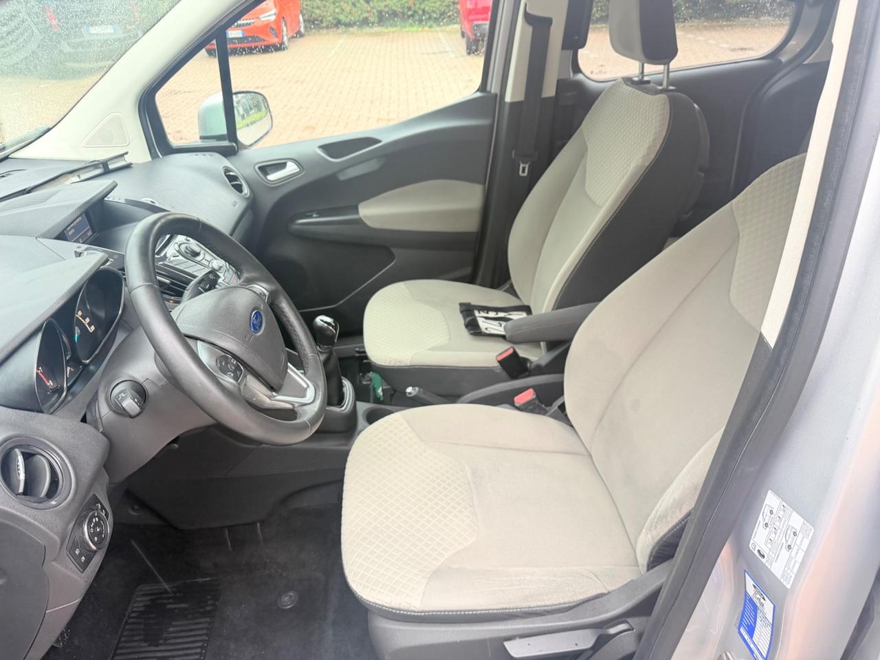 Ford Tourneo Courier 1.0 EcoBoost 100 CV Titanium