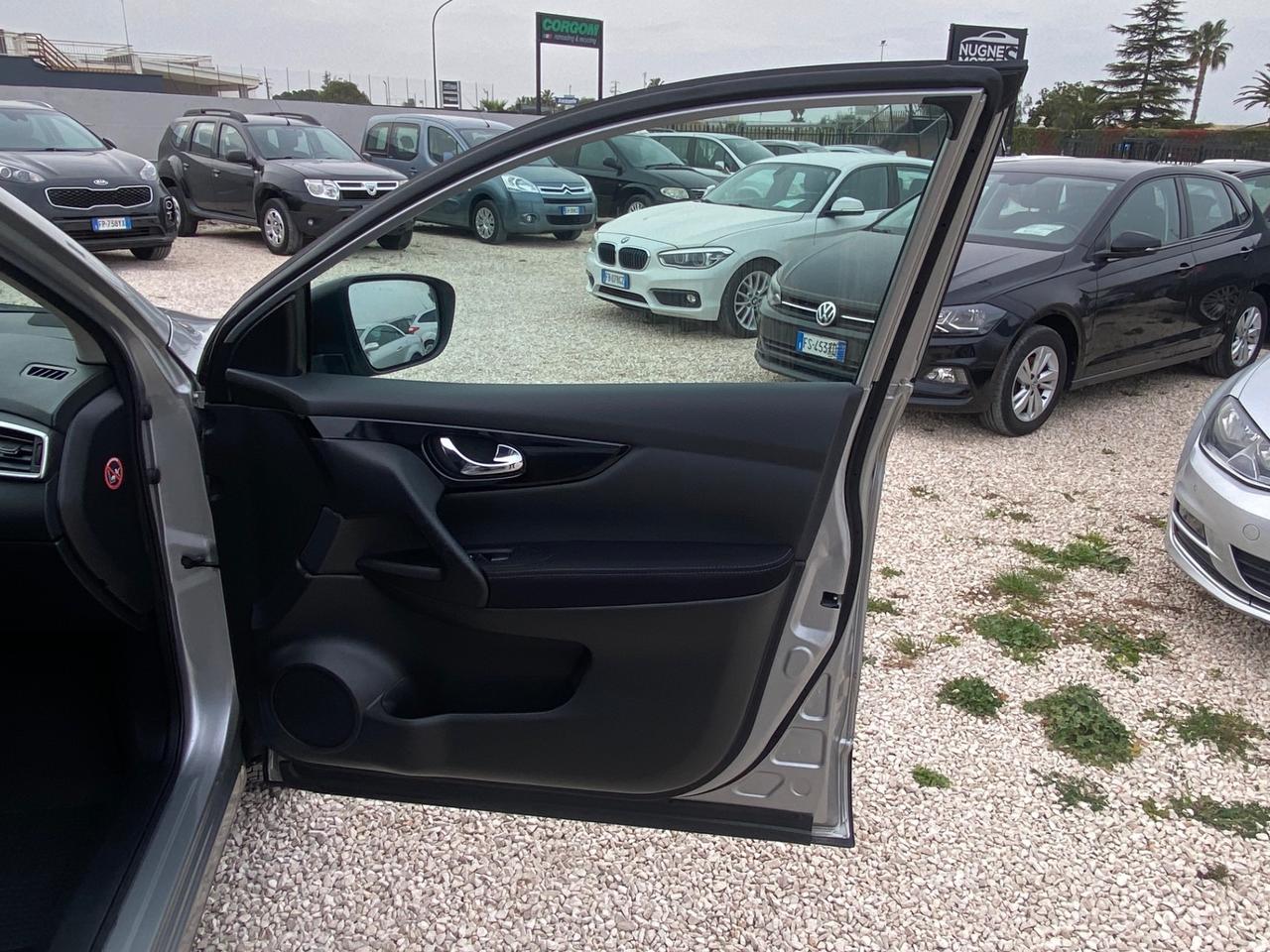 Nissan Qashqai 1.5 dCi Tekna GANCIO TRAINO,TELECAMERE 360*,NEOPATENTATI UNICO PROPIETARIO