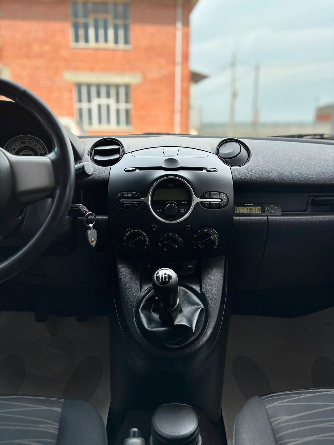 Mazda 2 1.3 16V 75CV