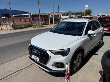 AUDI - Q3 - 35 TDI S tronic Business Advanced