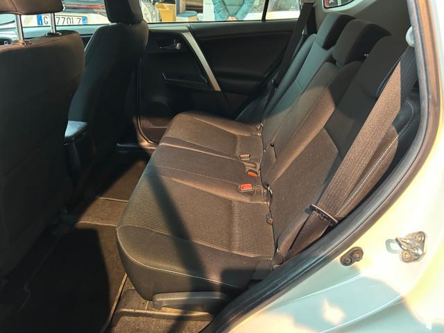 TOYOTA RAV 4 RAV4 2.0 D-4D 2WD Active