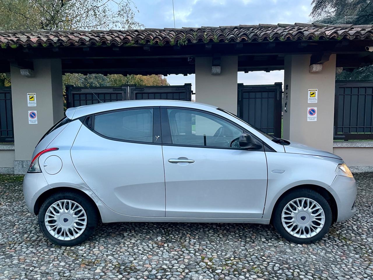 Lancia Ypsilon 1.2 69 CV 5 porte Gold *UNICO PROPRIETARIO*