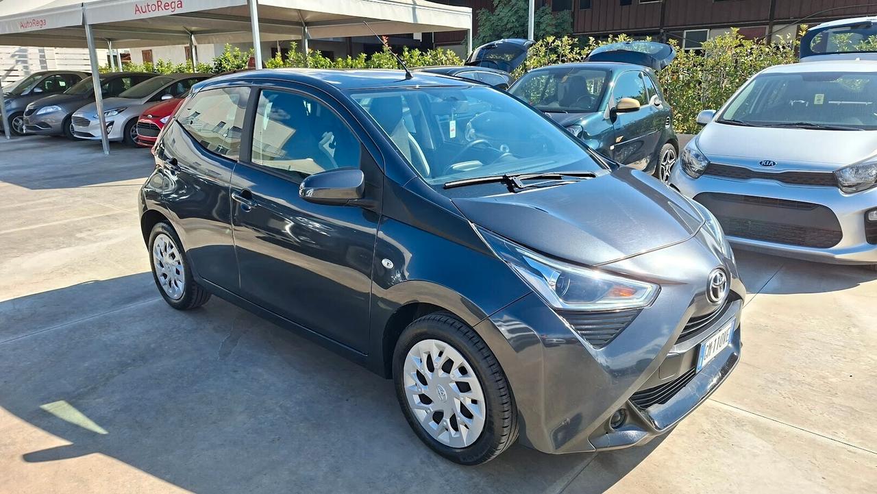 Toyota Aygo Connect 1.0 VVT-i 72 CV 5 porte 2021