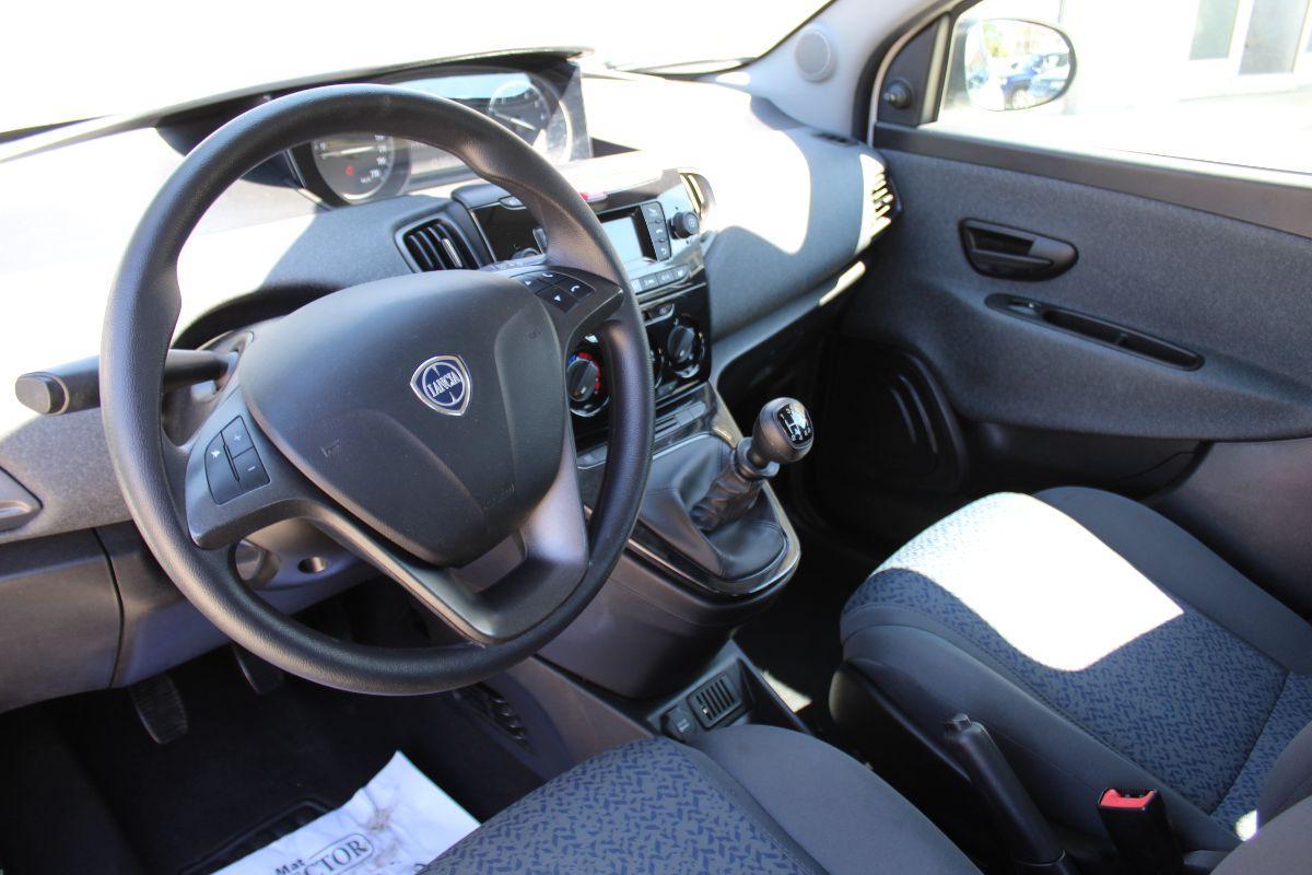 LANCIA - Ypsilon - 1.0 FireFly 5p.S&S Hyb. Platino