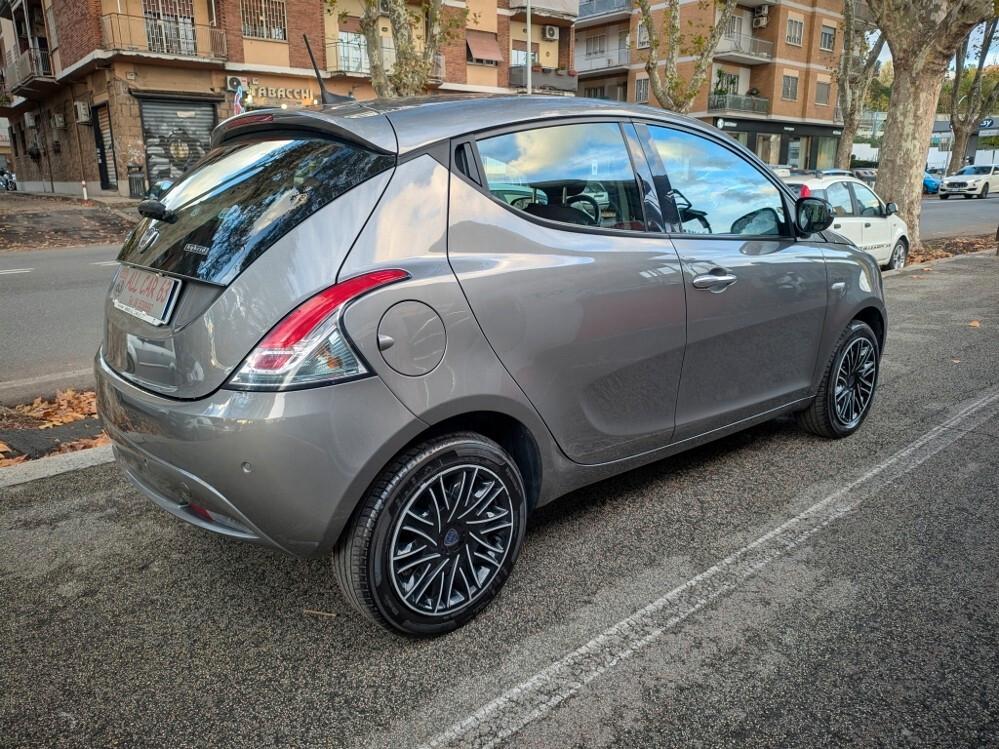 Lancia Ypsilon 1.0 Hybrid UNIPRO' SENZA VINCOLI DI FINANZIAMENTO