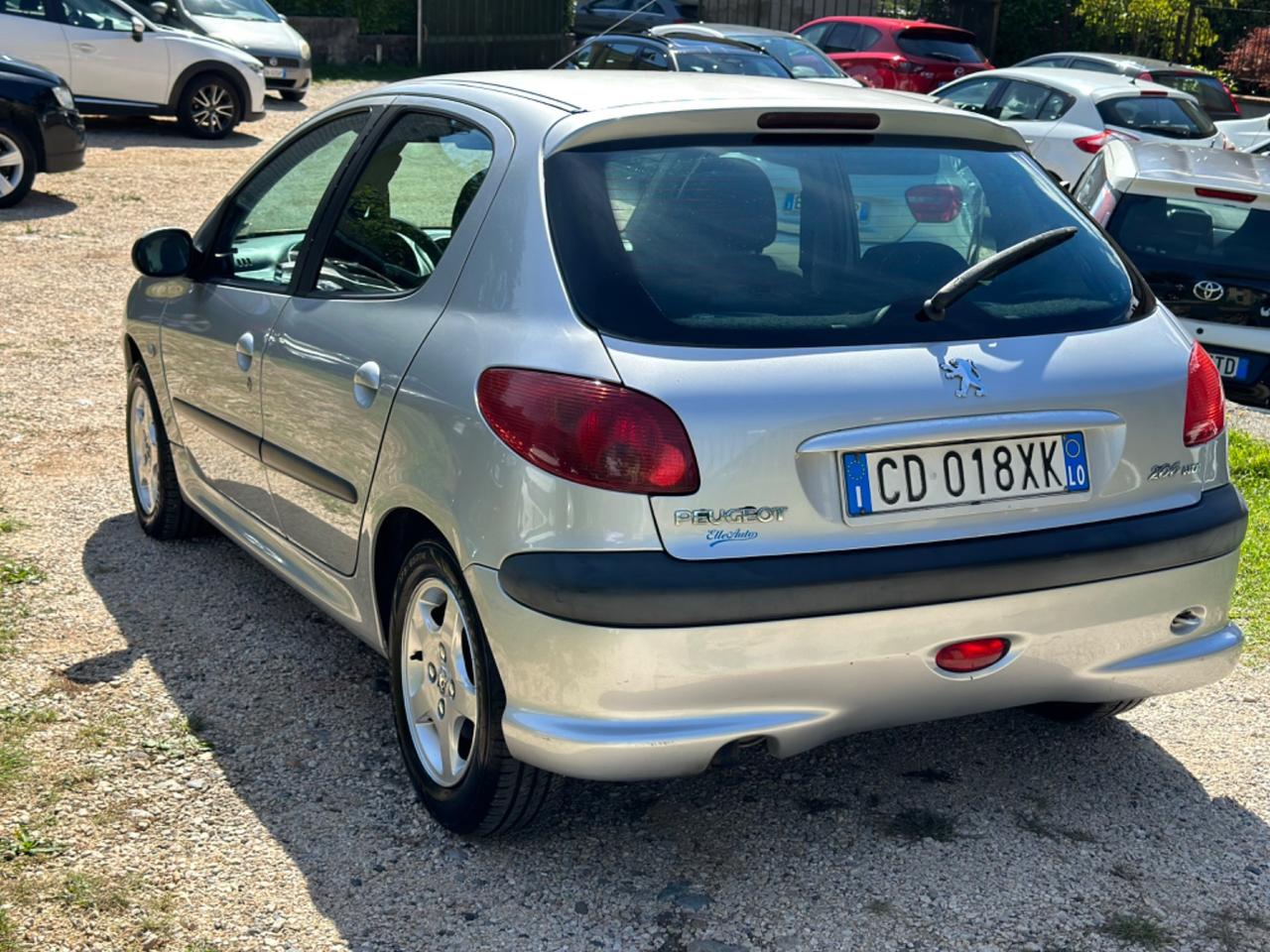 Peugeot 206 1.4 HDi 5p. LEE NEOPATENTATI