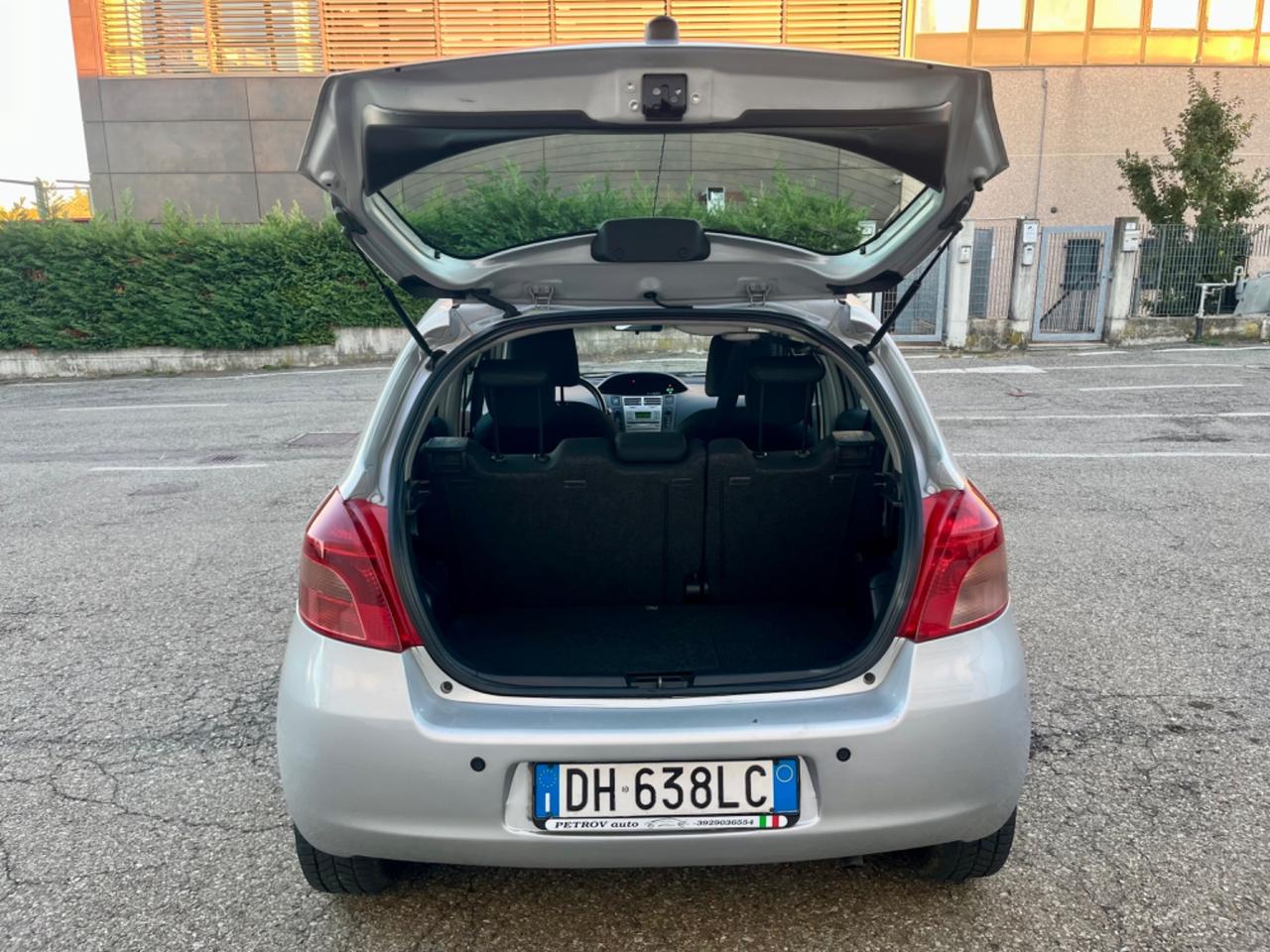 Toyota Yaris 1.3benz 2007 103.000km perfetta per neopatentati