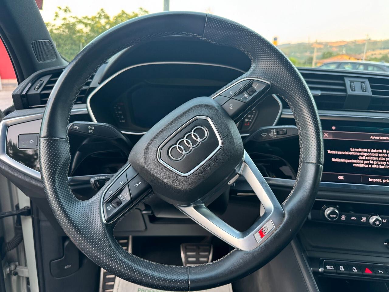Audi Q3 40 TDI quattro S tronic S line edition