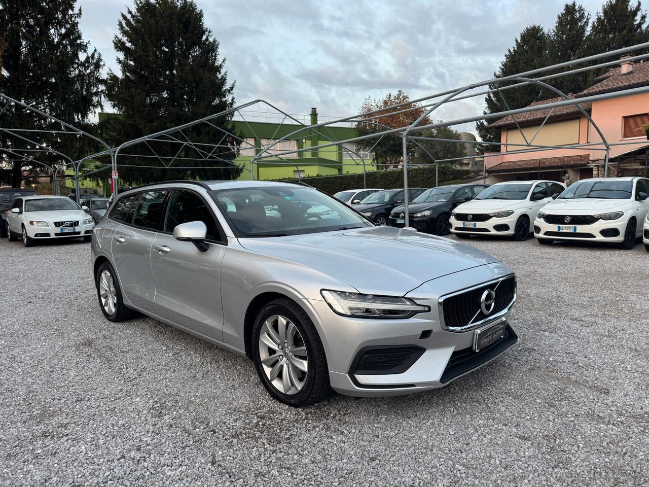 Volvo V60 B4 (d) Geartronic Momentum Business