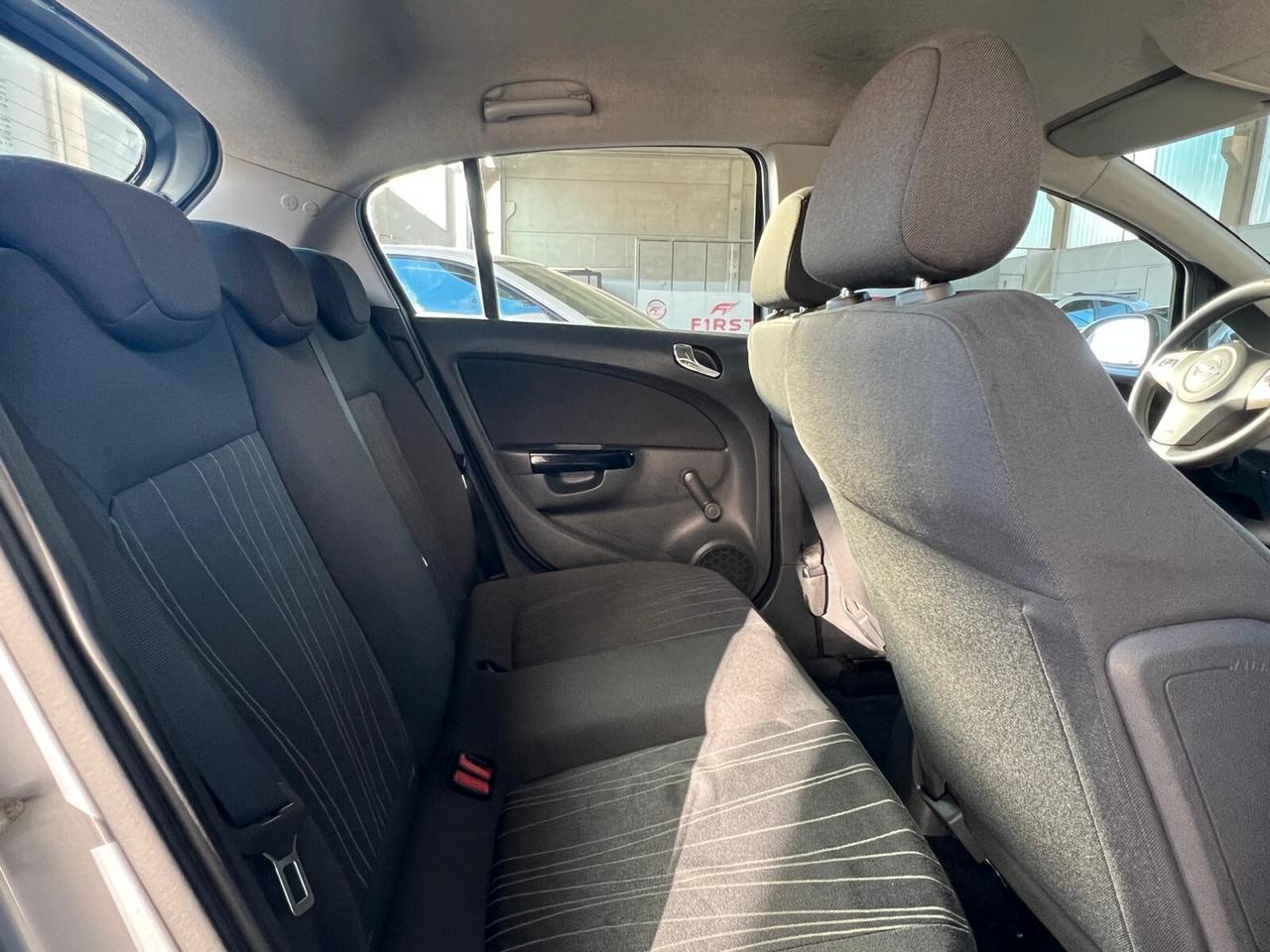 Opel Corsa 1.2 5 porte Cosmo