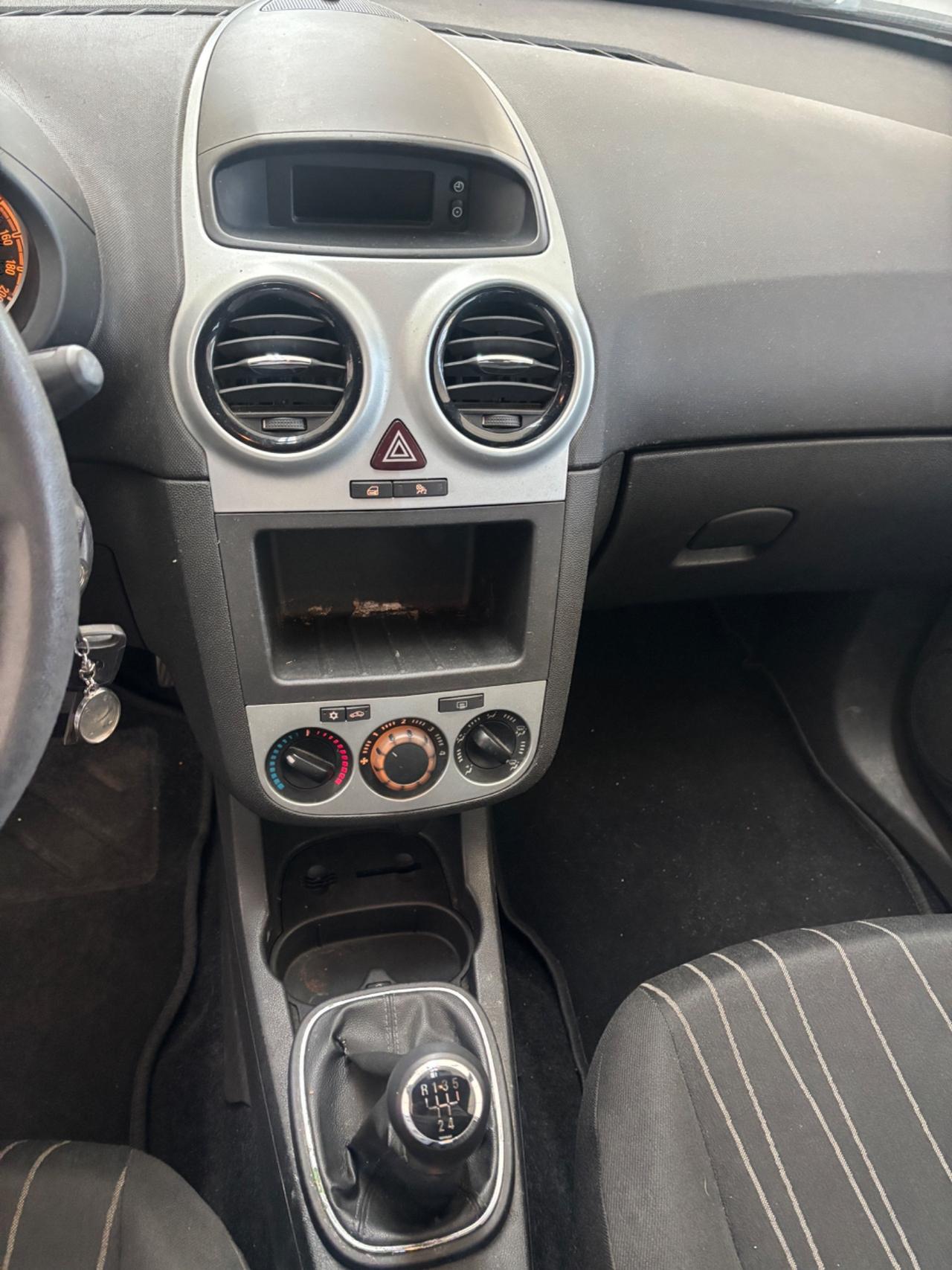 Opel Corsa 1.2 3 porte Enjoy